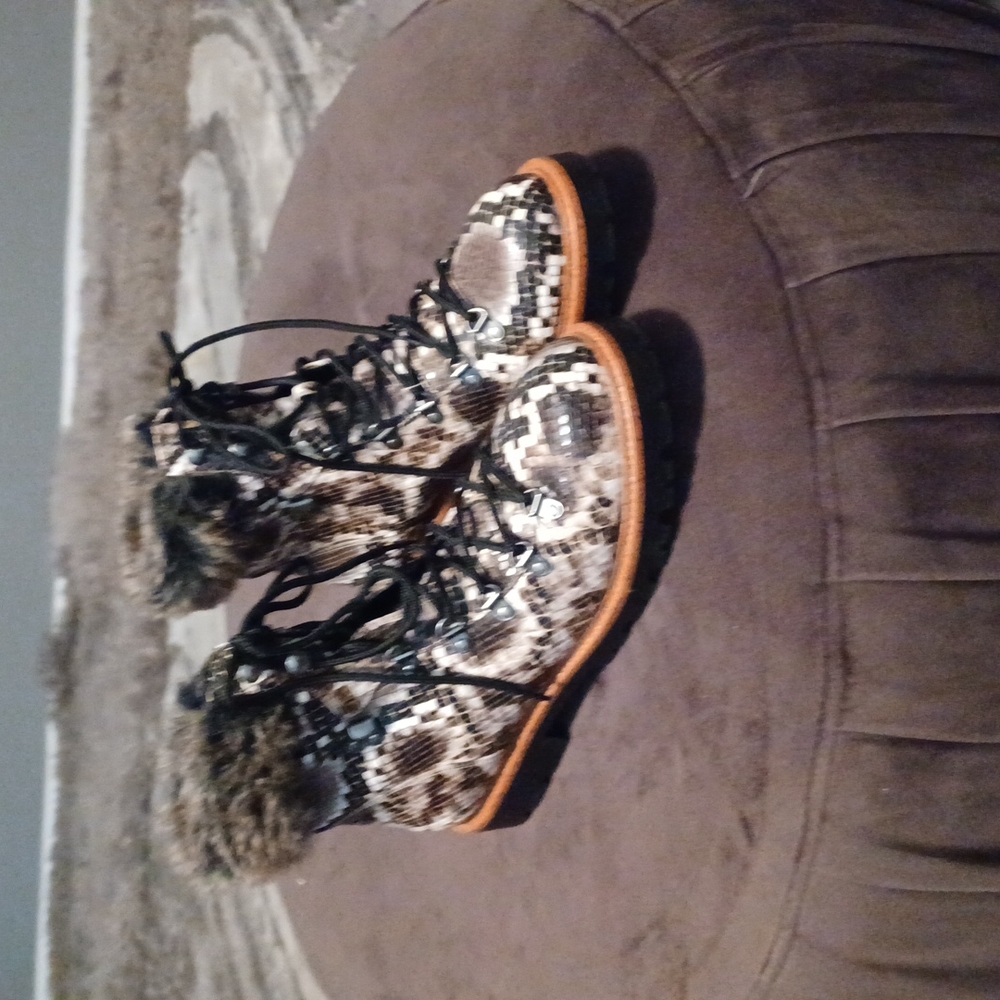 Women's Size 10 Report Booties. Snake Pattern Fau… - image 2